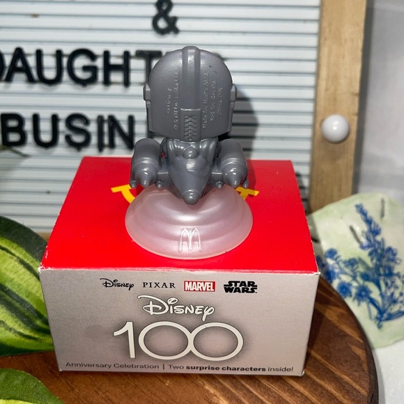 Disney PVC Figure ~ McDonald's Happy Meal 2023 100 years ~ THE MANDALORIAN - Picture 2 of 2